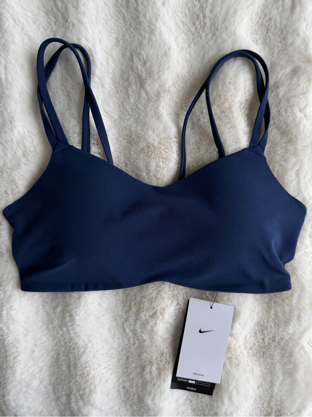 🆕 Nike Zenvy Sports Bra - Size M.